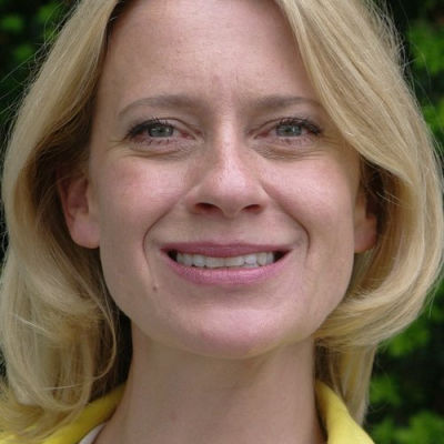 Caroline Peters image